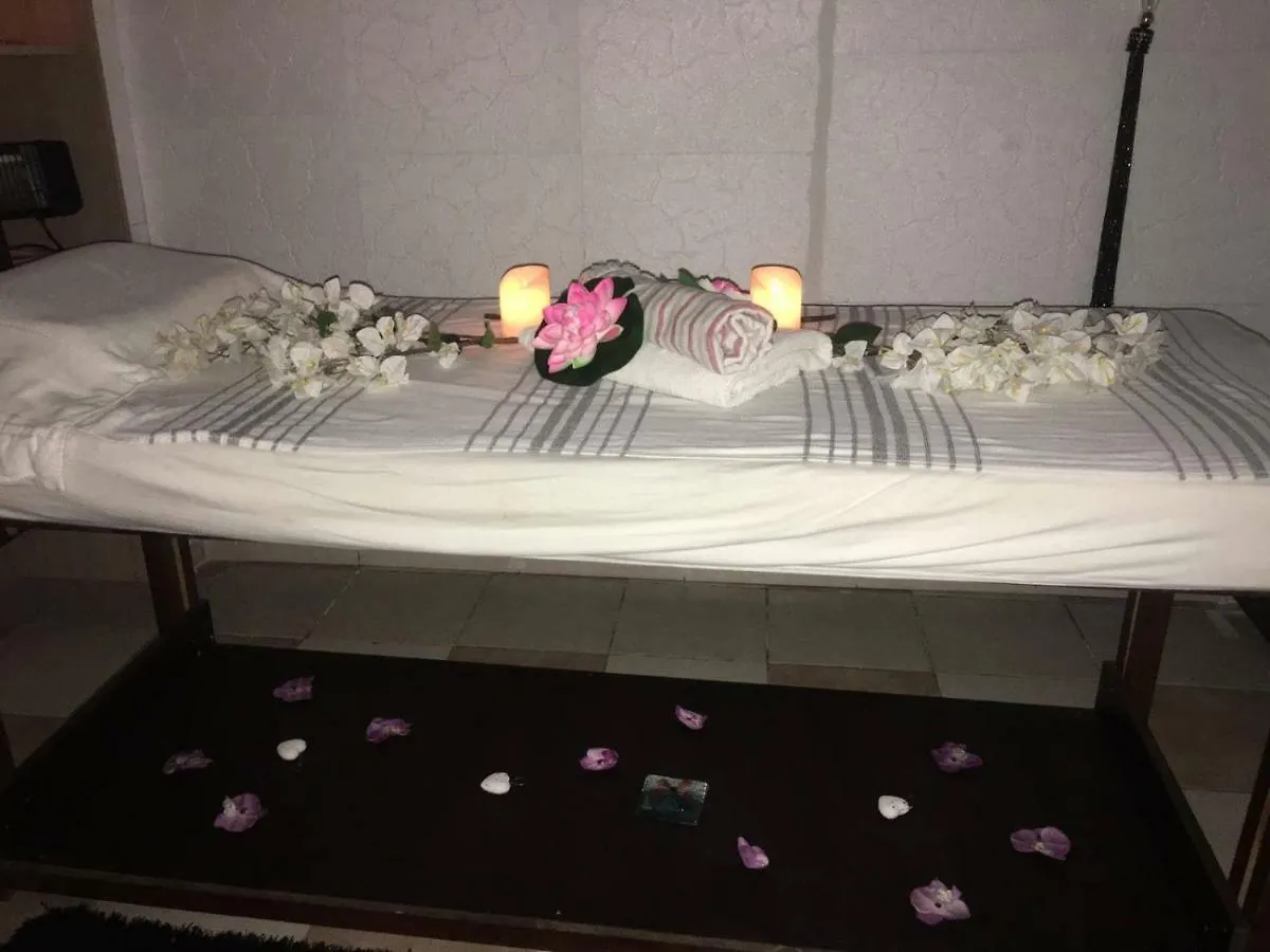 Ikarus Hotel クシャダス